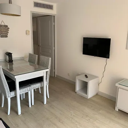 Et Commerces 218 * Κάννες
